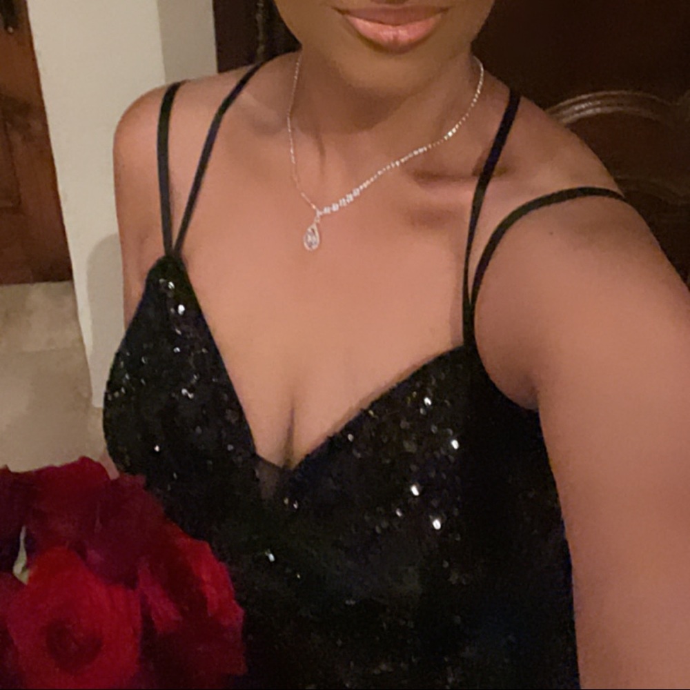 Gorgeous criss-crossed back formal black sequins gown Med.